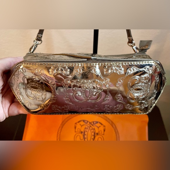 Rare GUC Sharif Silver Metallic Crossbody - Picture 6 of 10